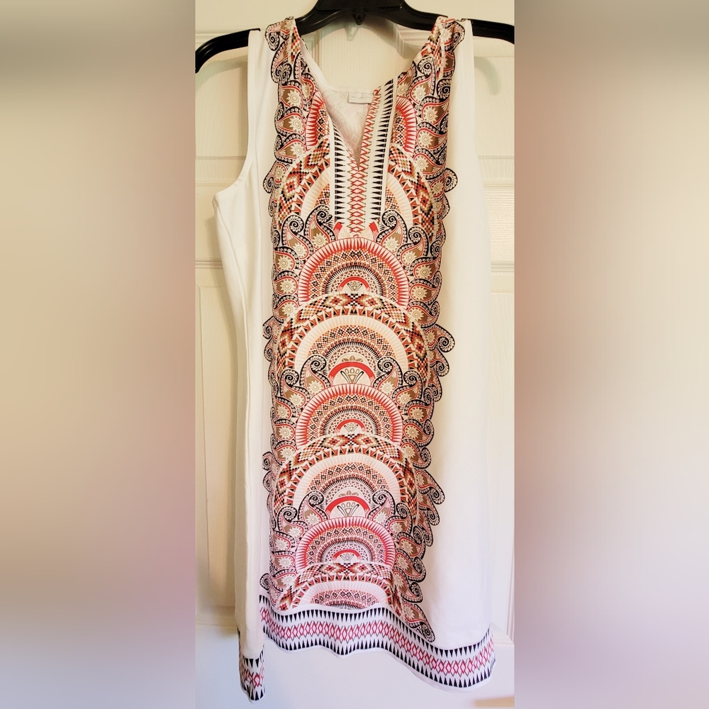 White sleevless dress
